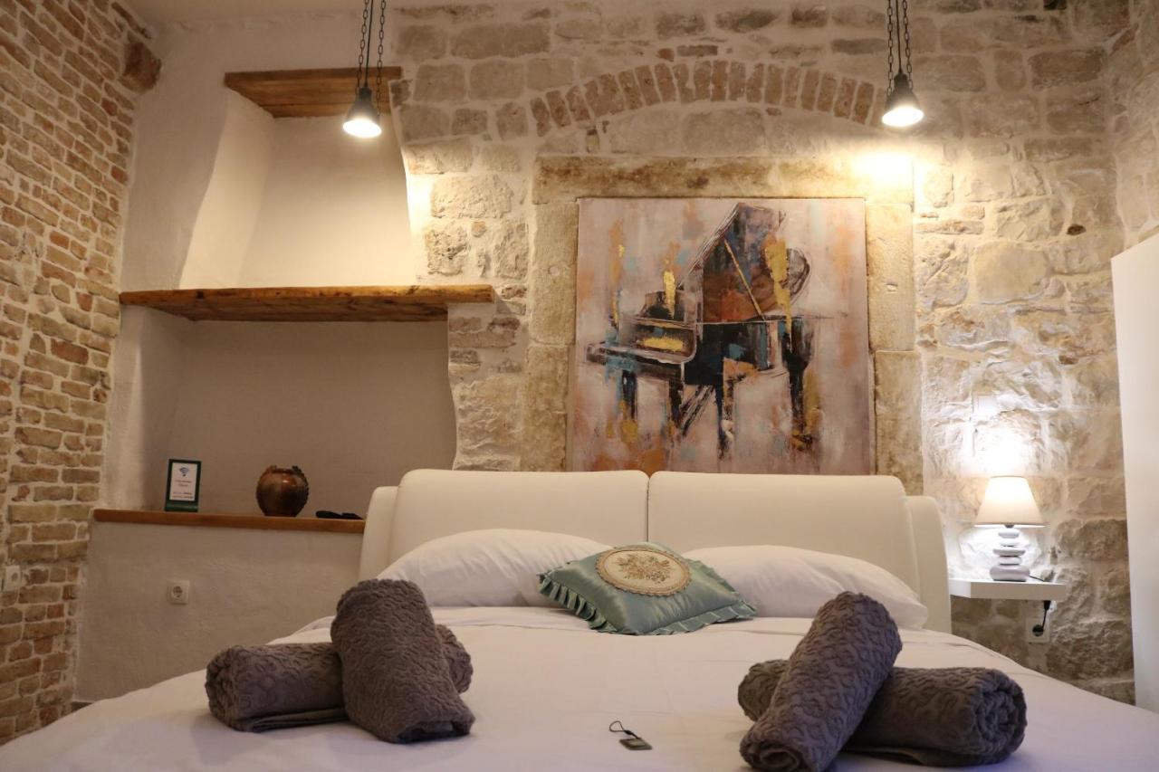 Studios Kadena Trogir - 18Th Century Stone House المظهر الخارجي الصورة
