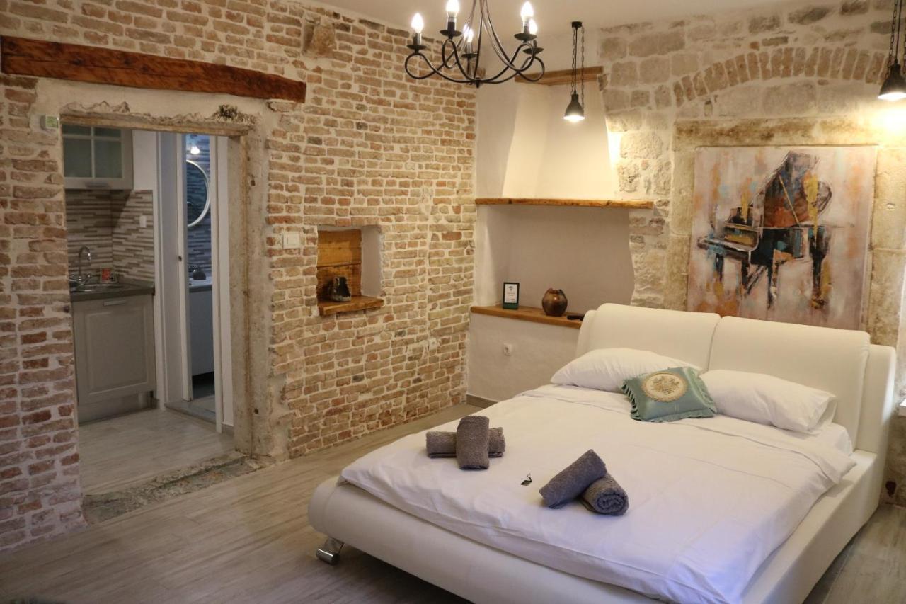 Studios Kadena Trogir - 18Th Century Stone House المظهر الخارجي الصورة