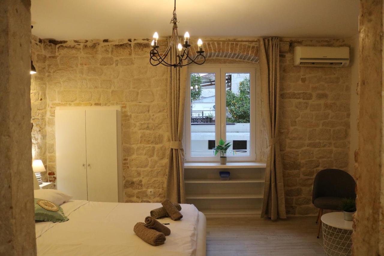Studios Kadena Trogir - 18Th Century Stone House المظهر الخارجي الصورة
