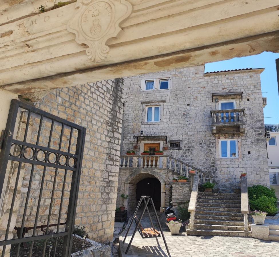 Studios Kadena Trogir - 18Th Century Stone House المظهر الخارجي الصورة