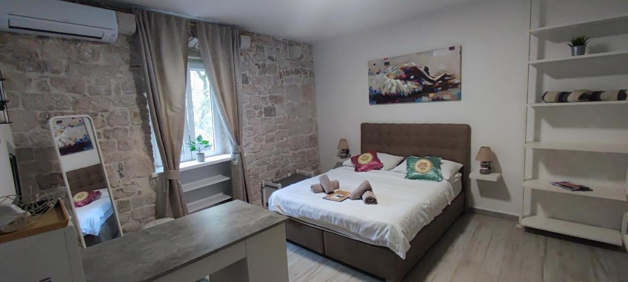 Studios Kadena Trogir - 18Th Century Stone House المظهر الخارجي الصورة