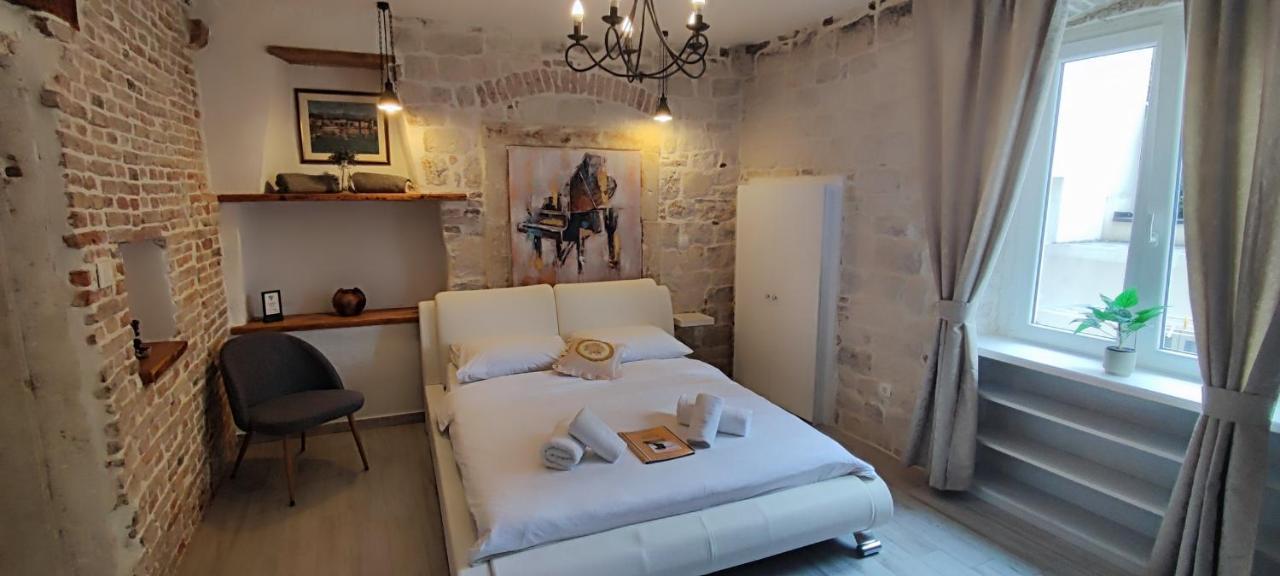 Studios Kadena Trogir - 18Th Century Stone House المظهر الخارجي الصورة